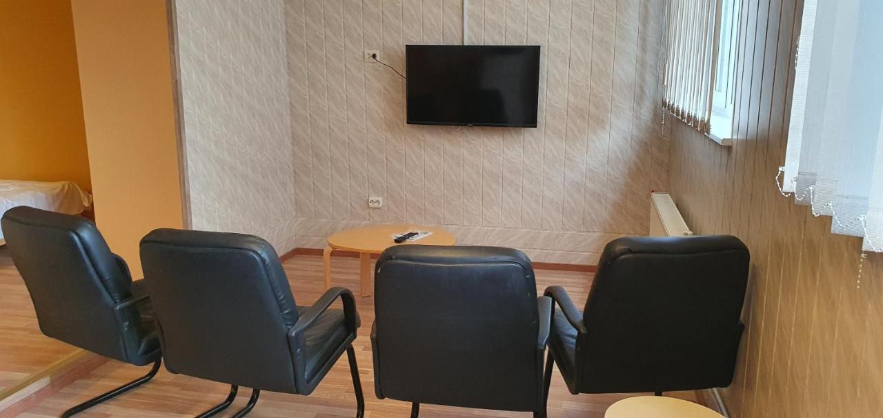 Maenniku Jk Vandrerhjem Tallinn Eksteriør bilde